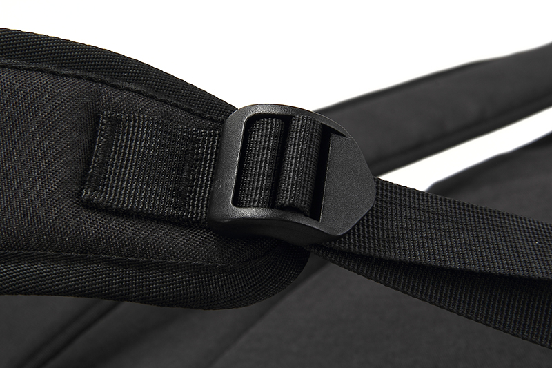 תיג גב Classic Business Black
